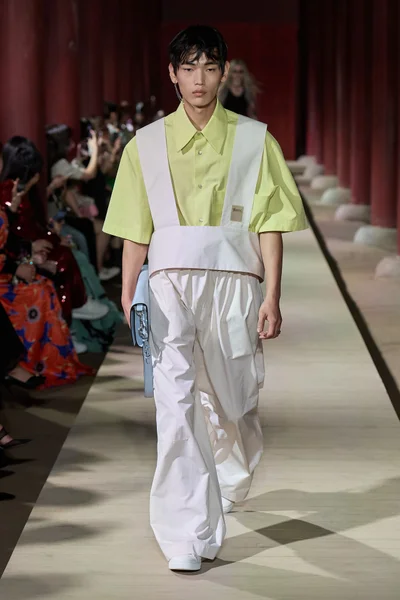 Look 44